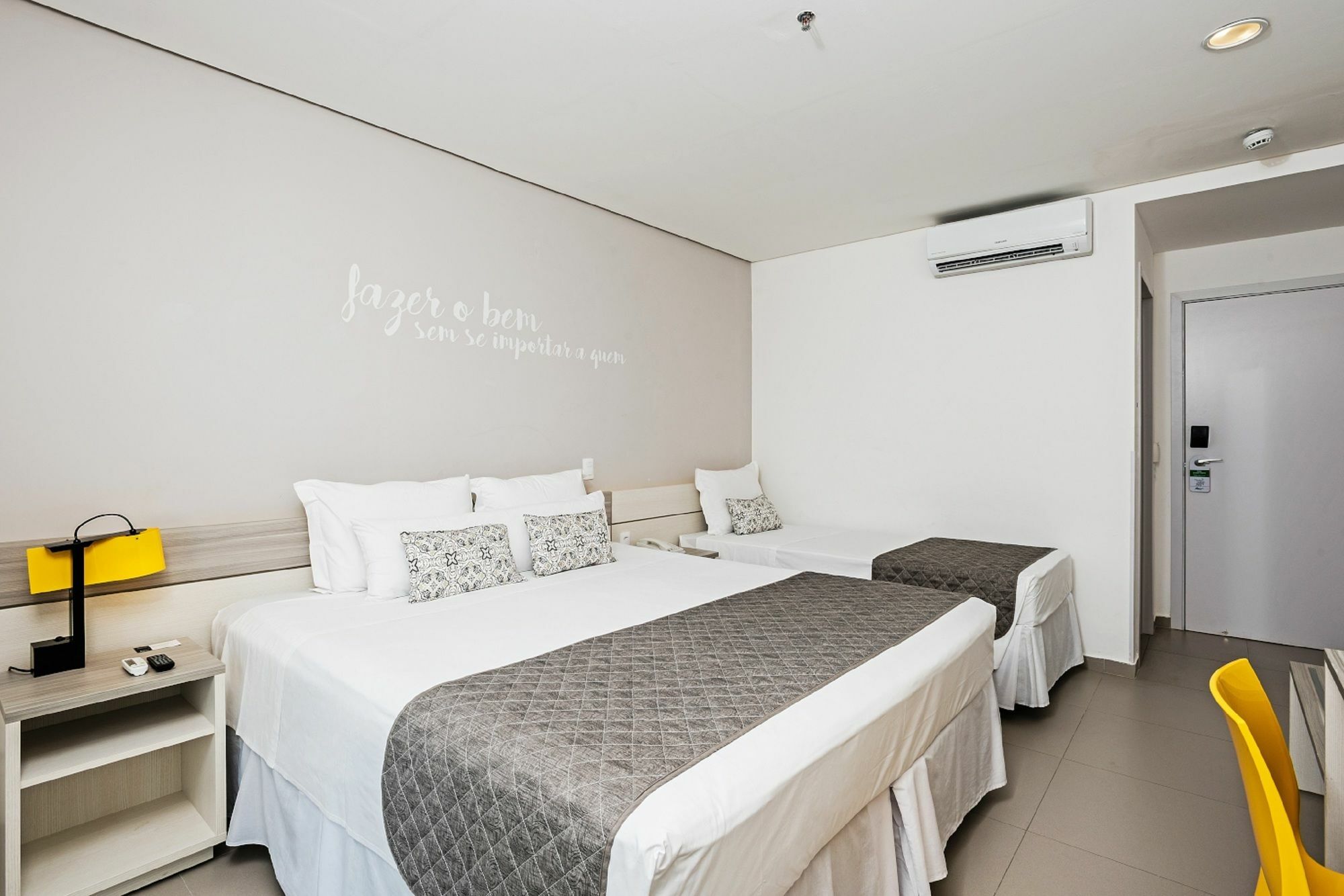Nobile Hotel กัวรูจา ภายนอก รูปภาพ